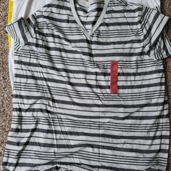 Shirt bundle - Picture 3 of 5